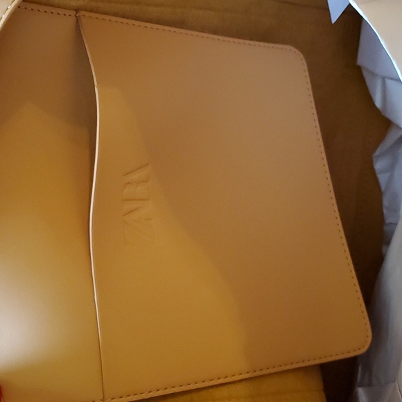 Zara Tote - Picture 9 of 9